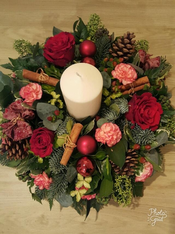 Christmas candle centrepiece