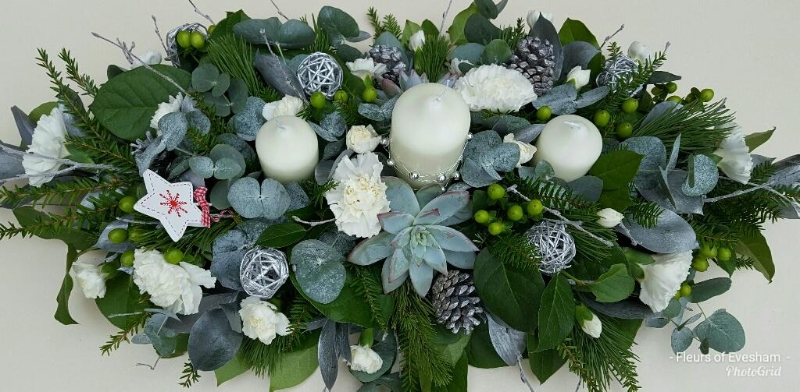 Large Candle Christmas Centrepiece